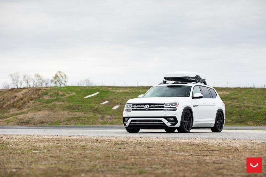  Volkswagen Atlas R-Line on Vossen Wheels (CV10) 2019 года  (фото 27 из 53)
